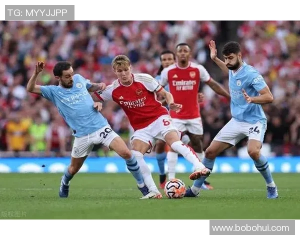 深圳足球队以99分领跑总决赛积分榜展现强劲实力 深圳足球队以99分领跑总决赛积分榜展现强劲实力