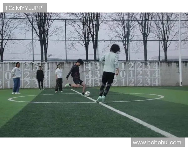 青春的绿茵场上那些闪耀的足球明星与他们的梦想之路